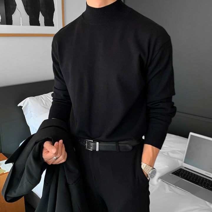 Plain mock neck sweater with long sleeves and ribbed trims