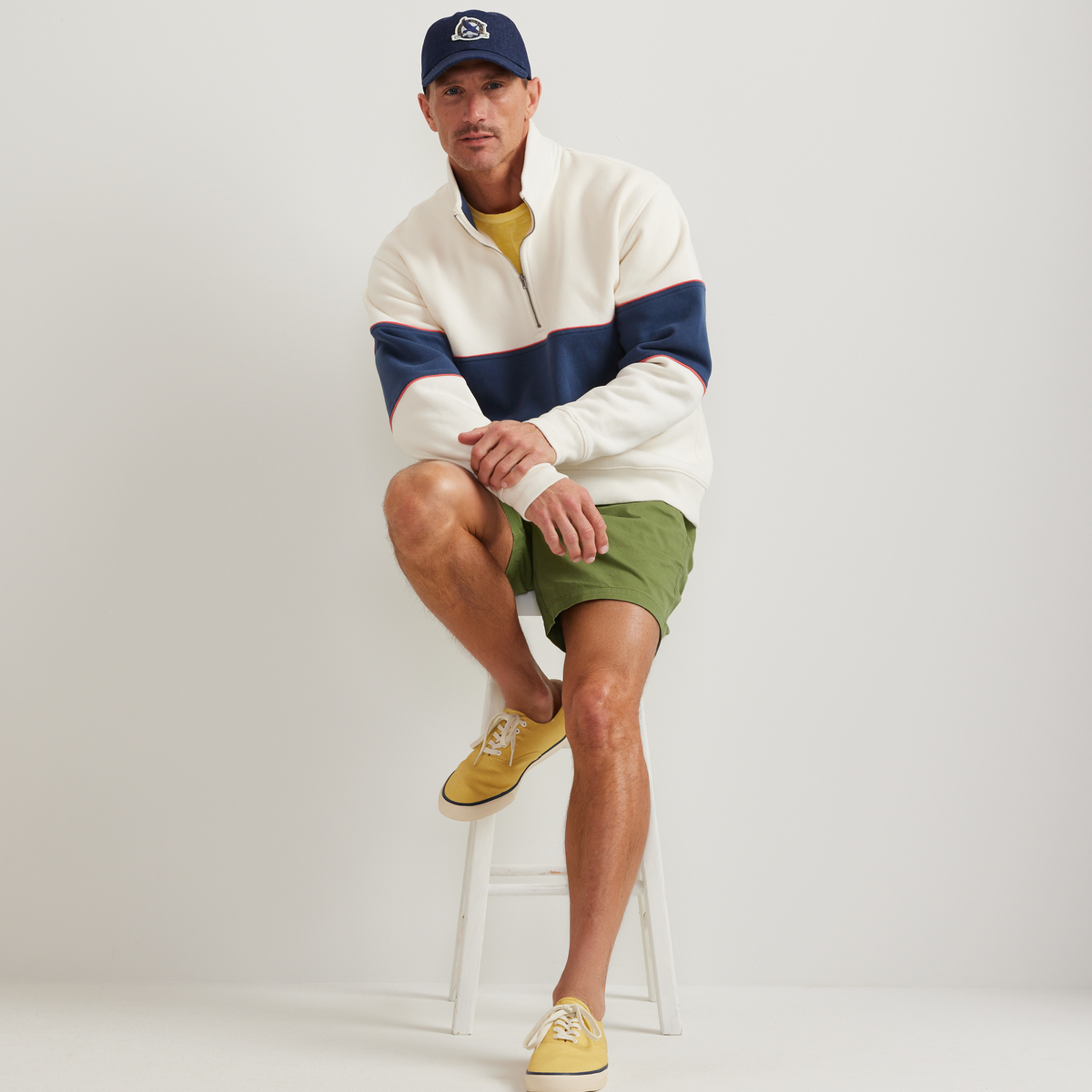 Men's striped colour-block quarter-zip sweatshirt with mock neck and long sleeves