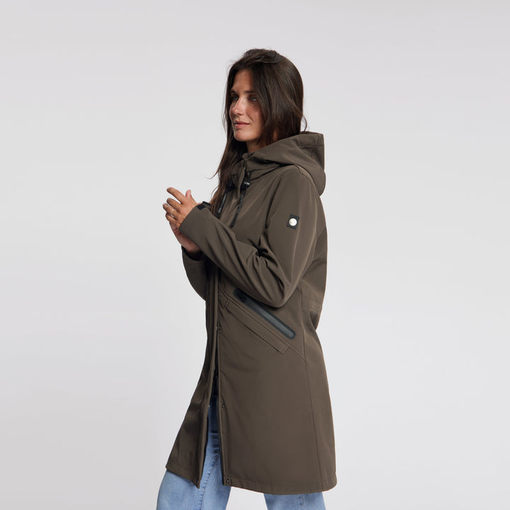 Women's dark brown hooded softshell jacket with long sleeves and zipped pockets