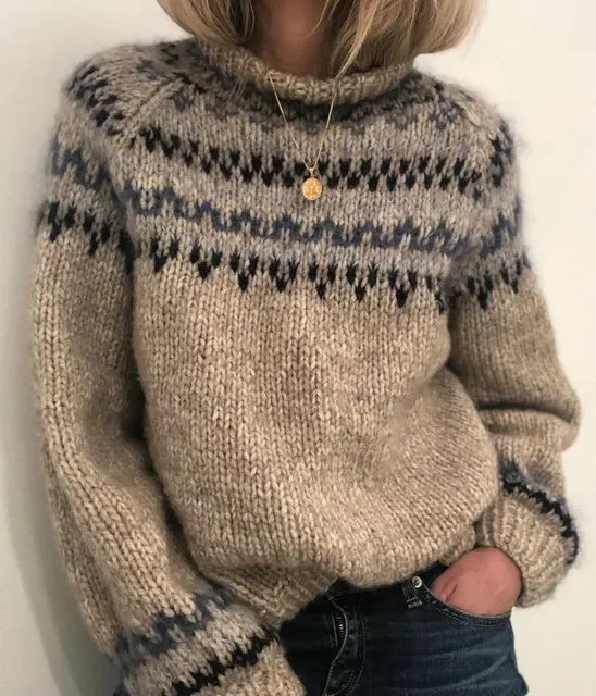 Women's geometric pattern jumper with a crew neck and long sleeves