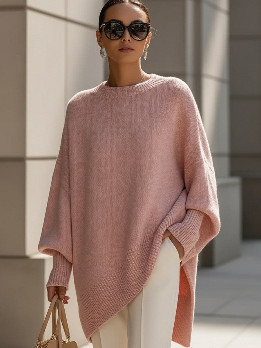 Women's oversized knit sweater with crew neck and batwing sleeves