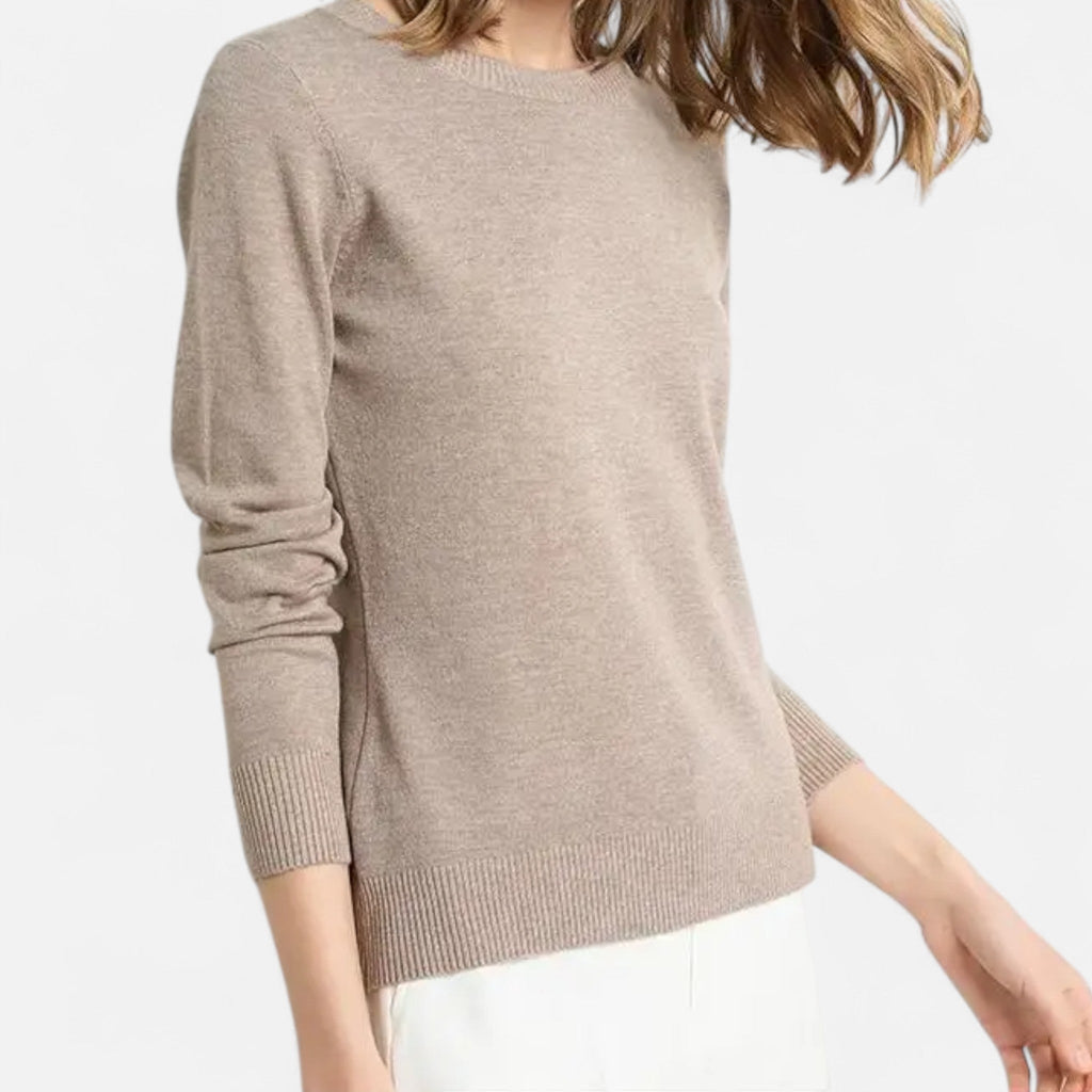 Women's classic crew neck sweater with long sleeves