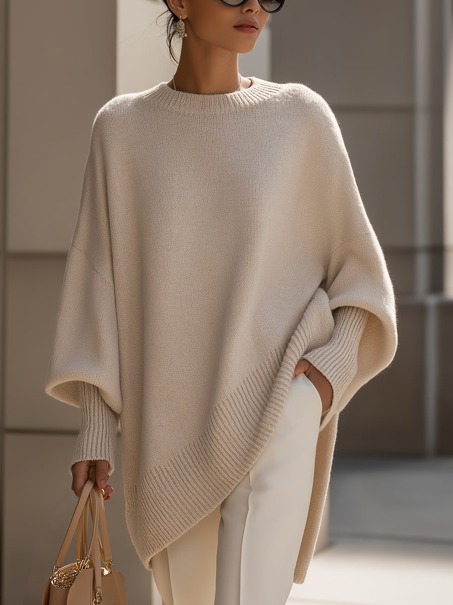 Women's oversized knit sweater with crew neck and batwing sleeves