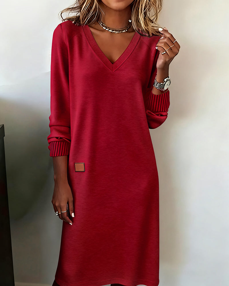 Women's long sleeve V-neck sweater midi dress with ribbed cuffs