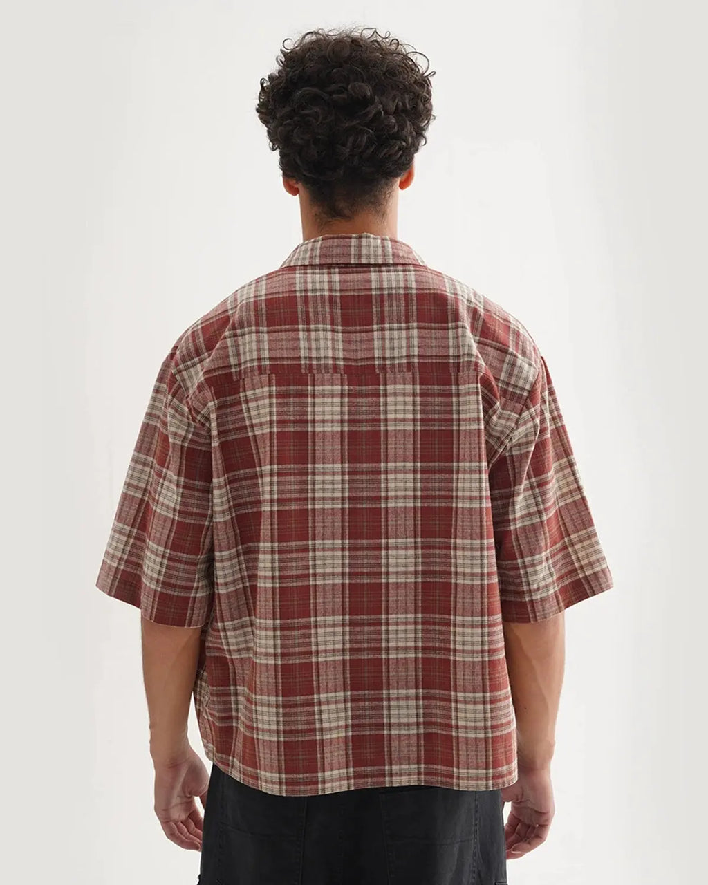 Unisex boxy plaid shirt with short sleeves and chest pocket