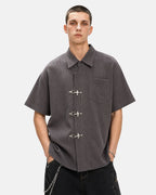 Men's dark gray waffle shirt with short sleeves and metal clasps