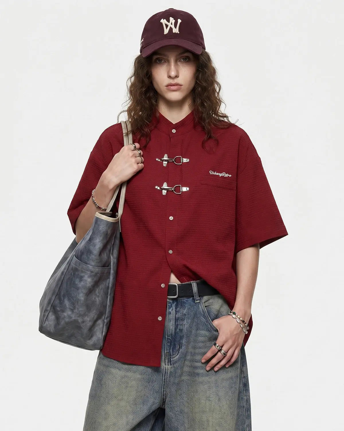 Men's short sleeve waffle shirt with metal clasps