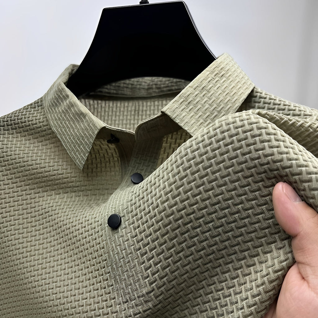 Men's textured short-sleeve polo shirt with button placket