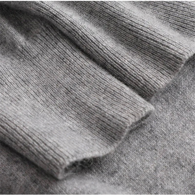 Men's plain crew neck sweater with long sleeves and ribbed trims