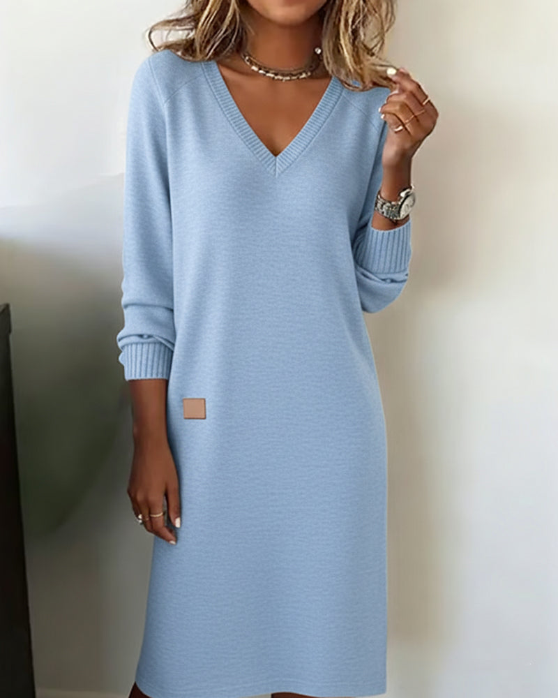 Women's long sleeve V-neck sweater midi dress with ribbed cuffs