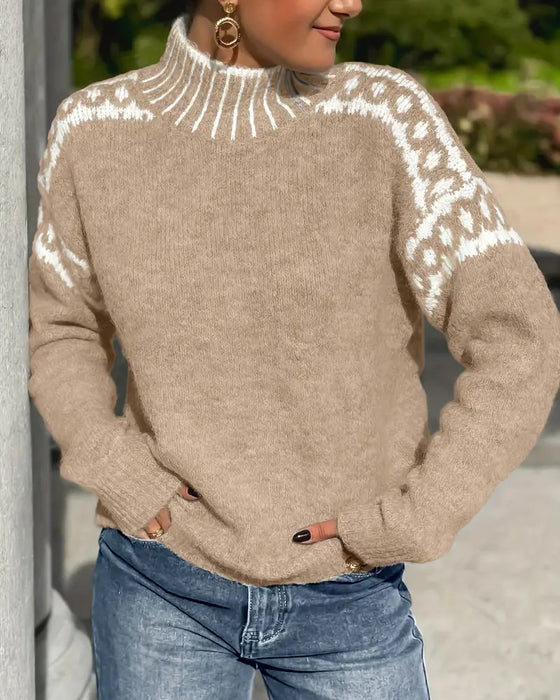 Women's knitted jumper with long sleeves