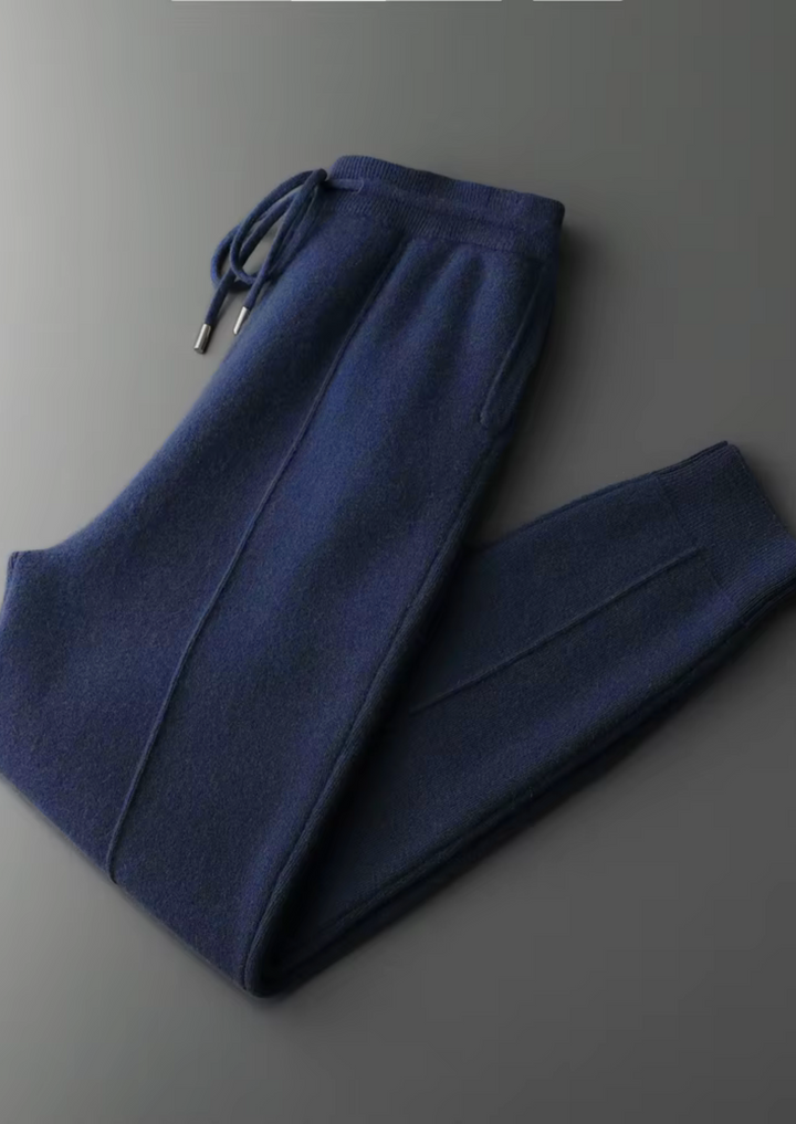 Men's fine knit tracksuit set with a zip jacket and drawstring trousers