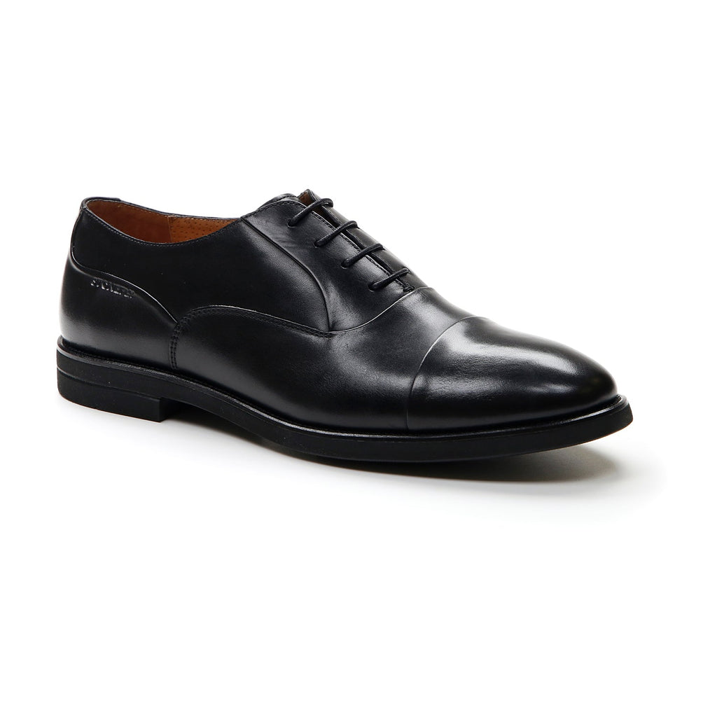 Men's black lace-up Oxford shoe with almond toe and low heel