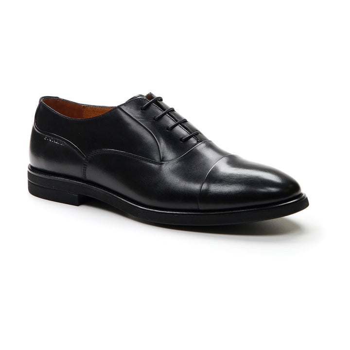 Men's black lace-up Oxford shoe with almond toe and low heel