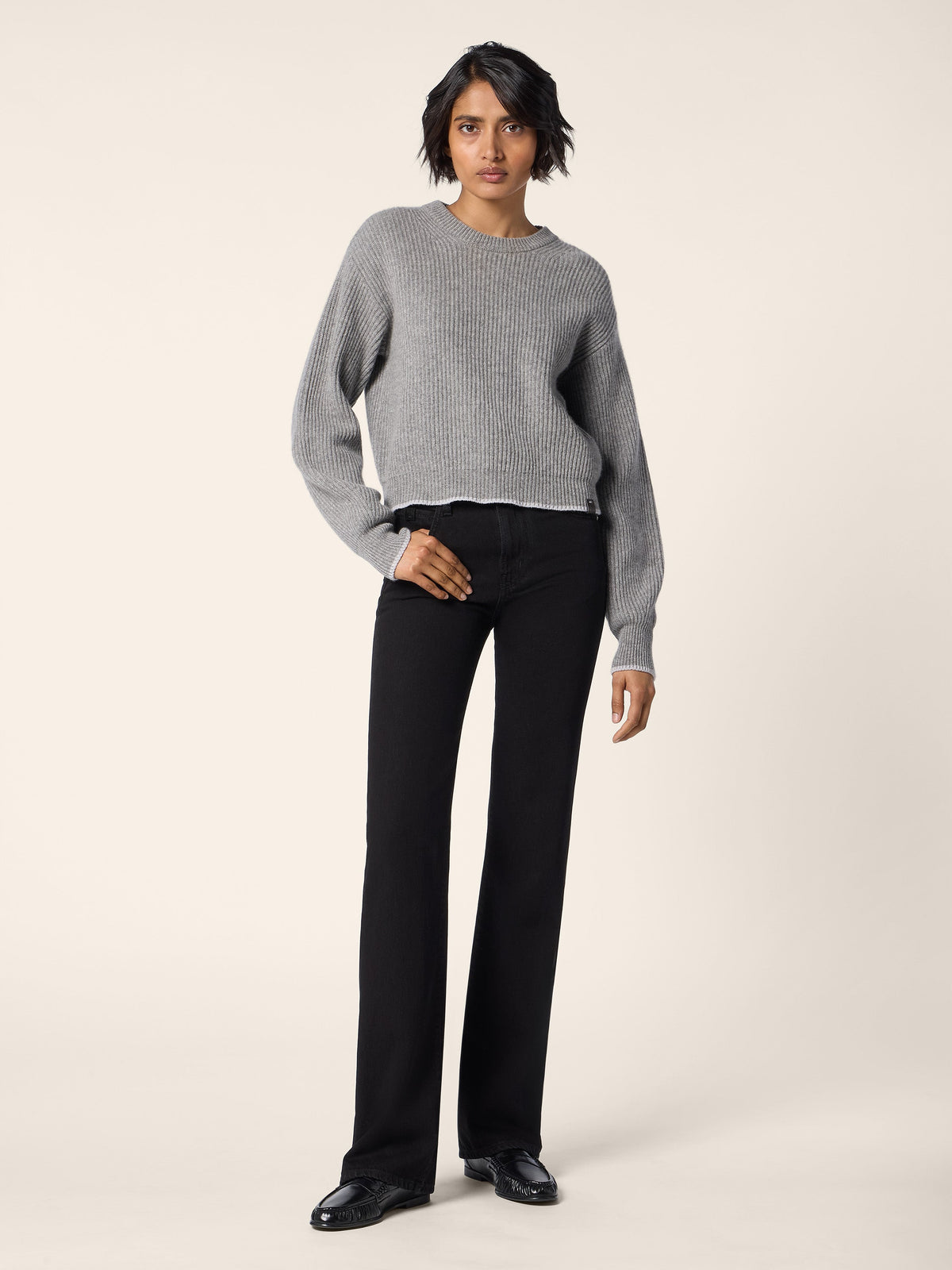 Women's grey ribbed cropped jumper with crew neck and long sleeves