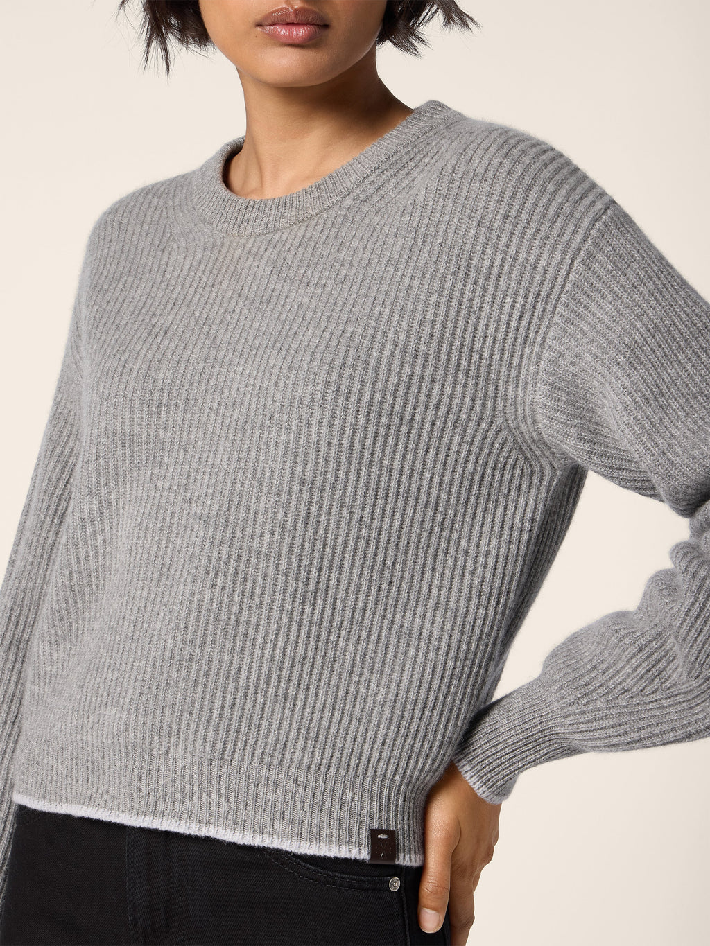Women's grey ribbed cropped jumper with crew neck and long sleeves