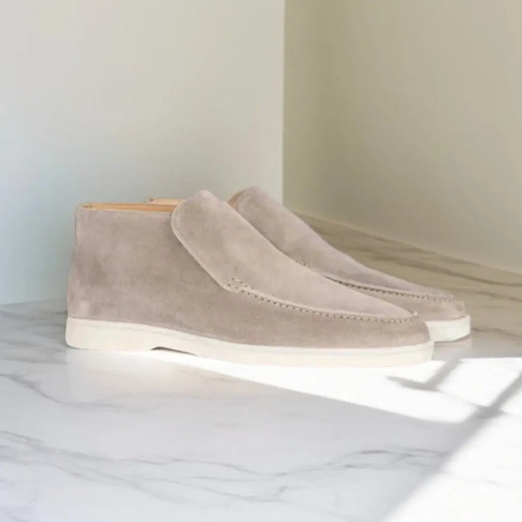 Men's stitched slip-on loafers with rounded toes and flat light soles