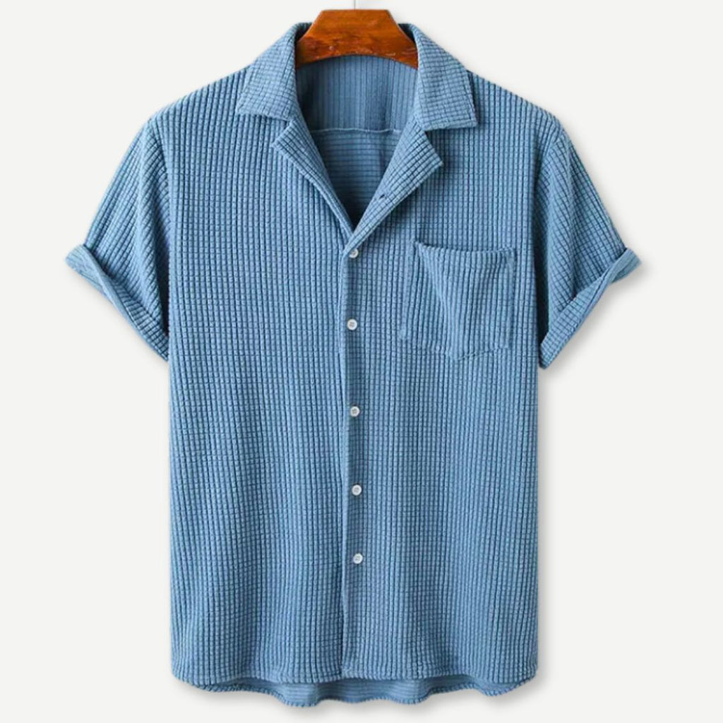 Men's short-sleeve knitted waffle shirt with notched collar and chest pocket