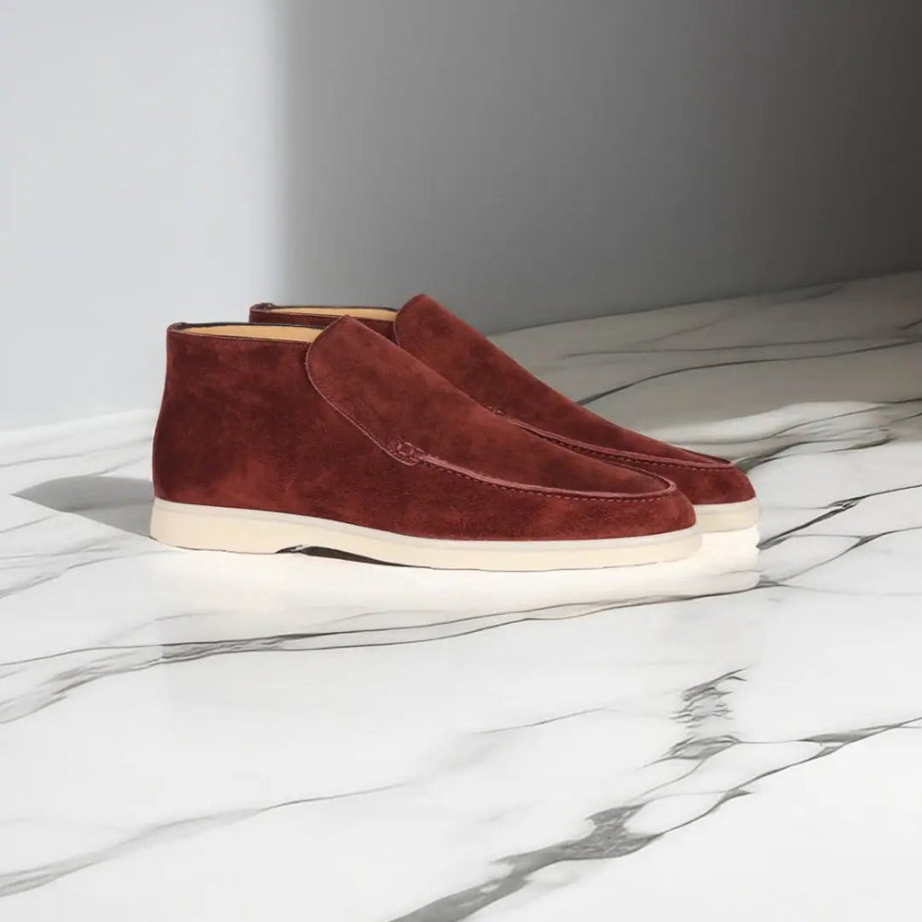 Men's stitched slip-on loafers with rounded toes and flat light soles