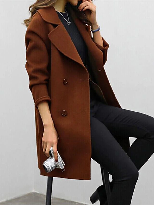 Women's long double-breasted coat with lapel collar and long sleeves