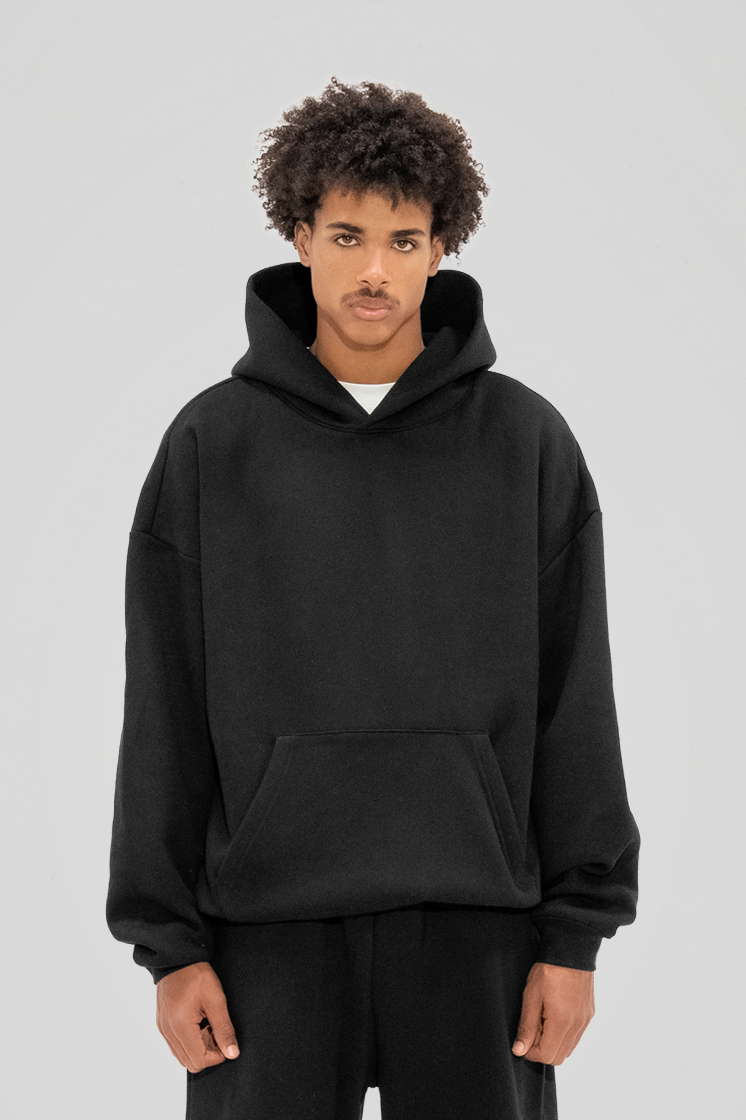 Men's black fleece hoodie with hood, long sleeves and kangaroo pocket