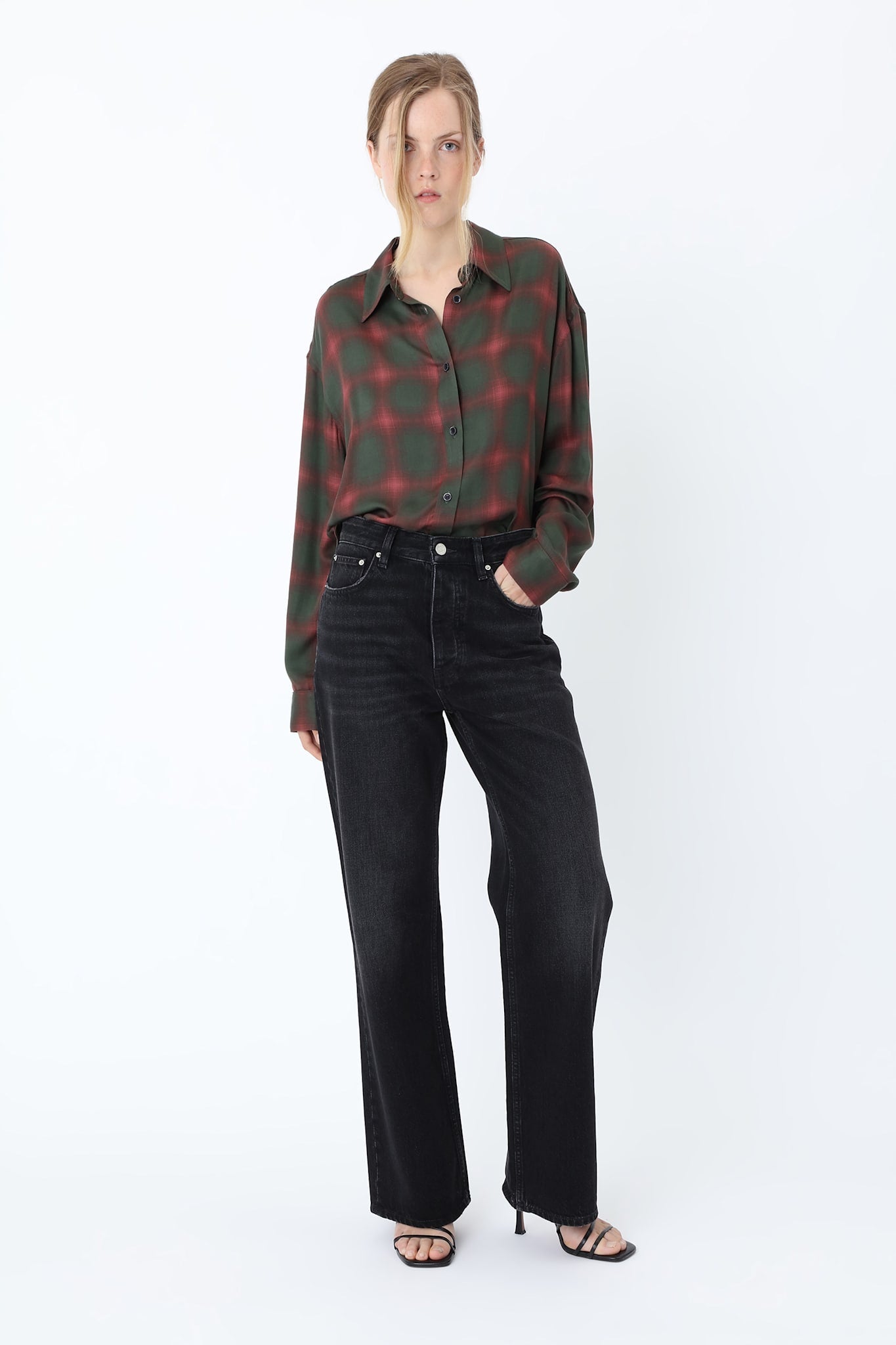 Women's black high-rise straight-leg five-pocket jeans