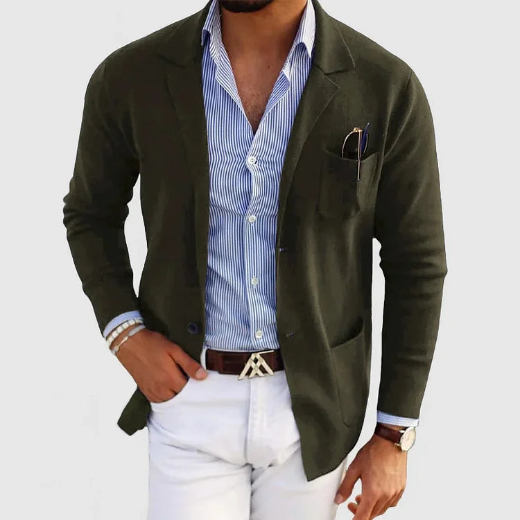 Men's tailored blazer with notched lapels, long sleeves, buttons and patch pockets