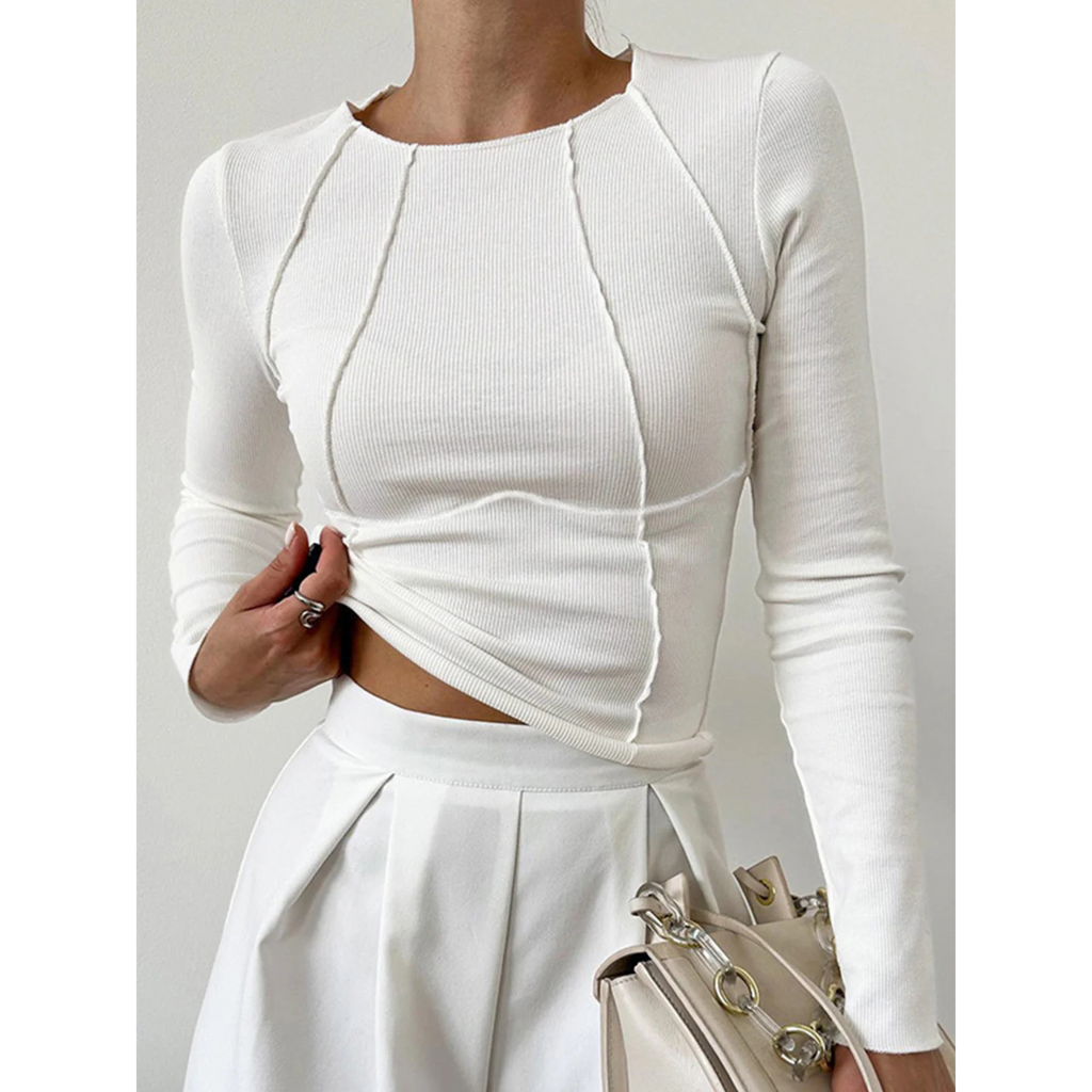 Women's fitted ribbed long-sleeve top with round neckline