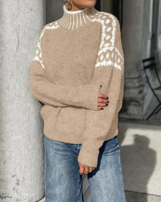 Women's knitted jumper with long sleeves