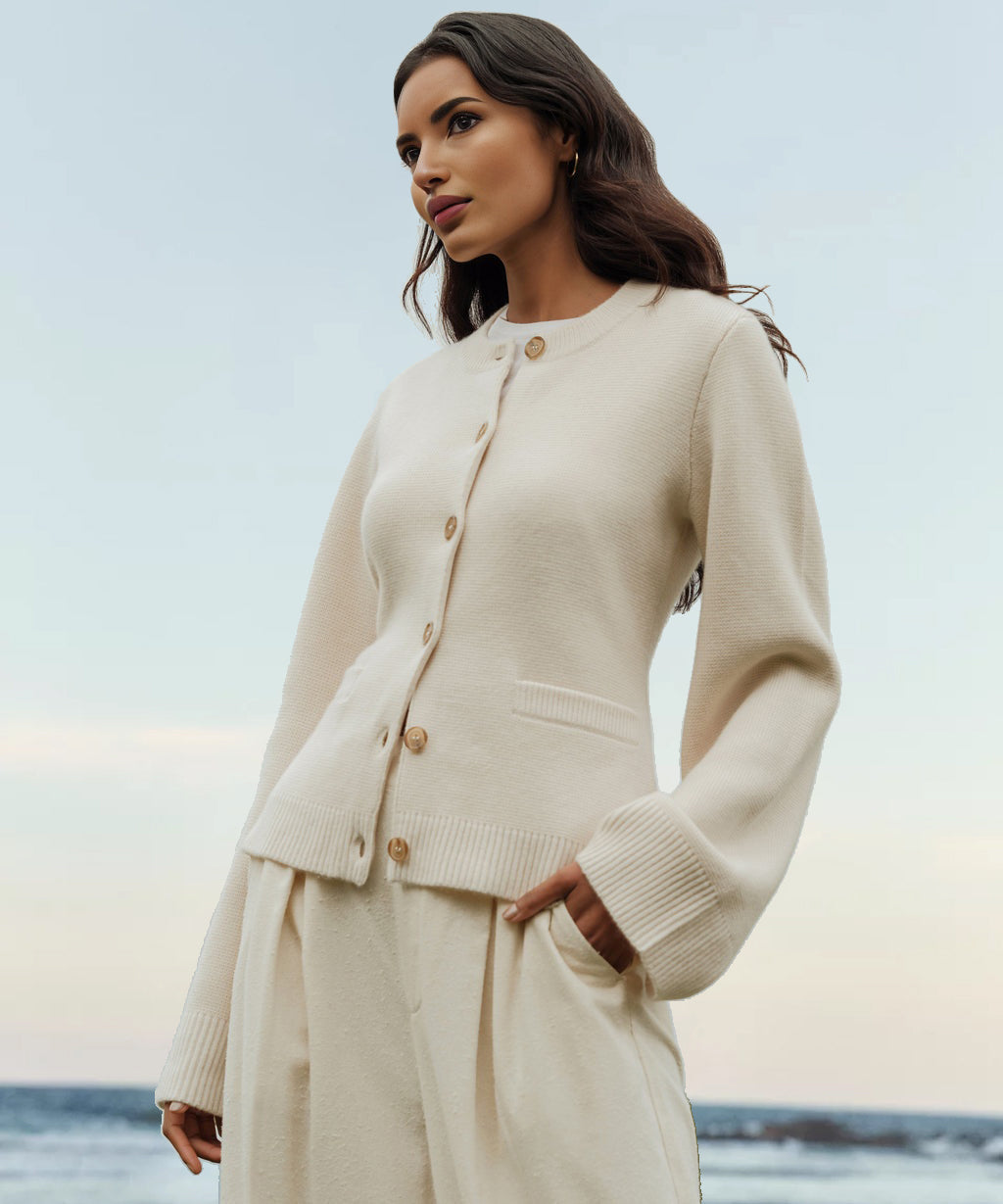 Women's crew neck cardigan with buttons, pockets and ribbed trims