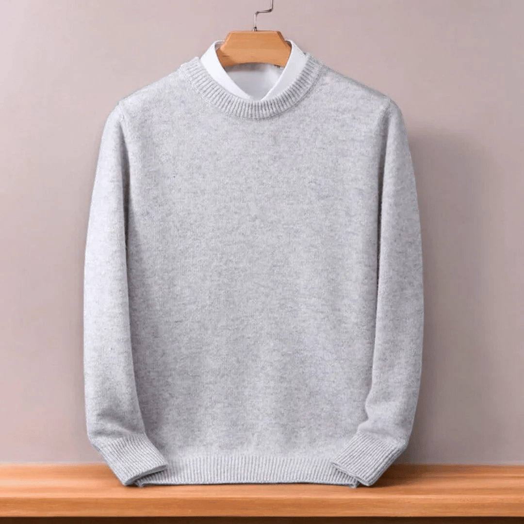 Men's oversized plain crew-neck sweater with ribbed trims