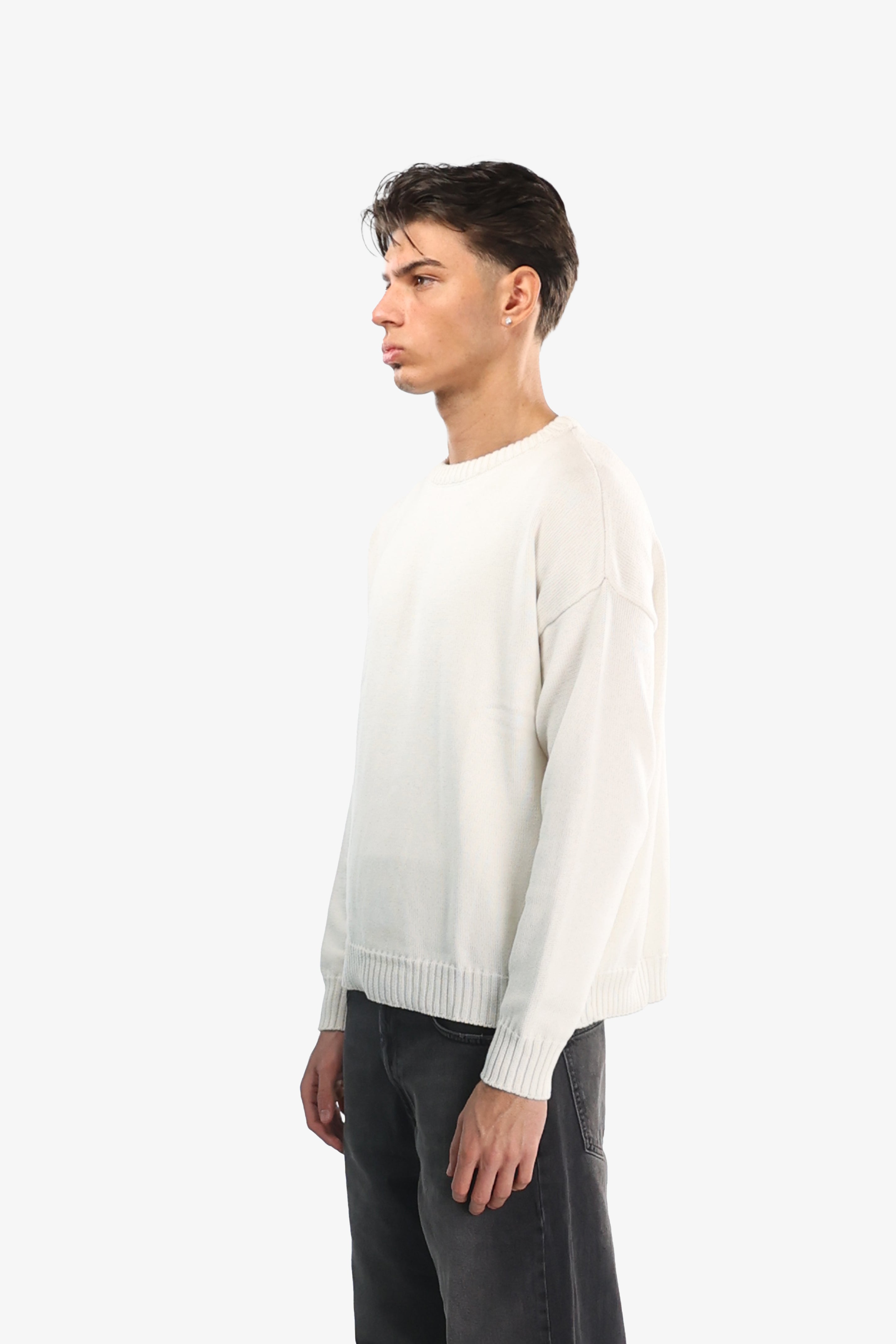 Men's off-white crew neck knit sweater with long sleeves