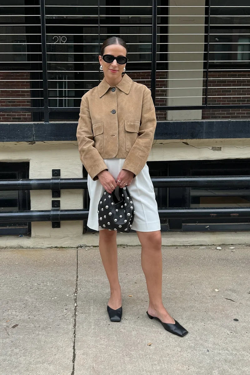 Women's sand suede jacket with collar and flap pockets