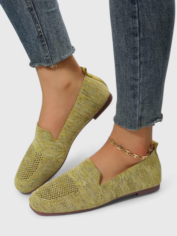 Women's textured round-toe slip-on flats with flat soles