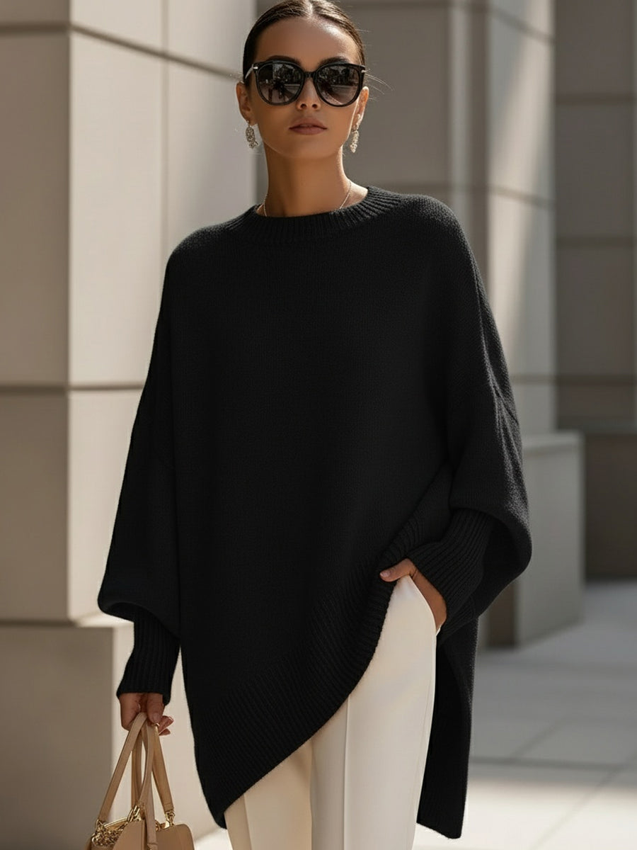 Women's oversized knit sweater with crew neck and batwing sleeves
