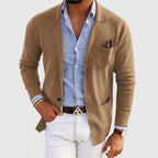 Men's tailored blazer with notched lapels, long sleeves, buttons and patch pockets