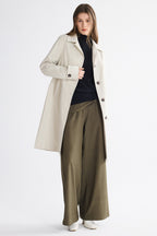 Women's single-breasted trench coat with pointed collar and button front