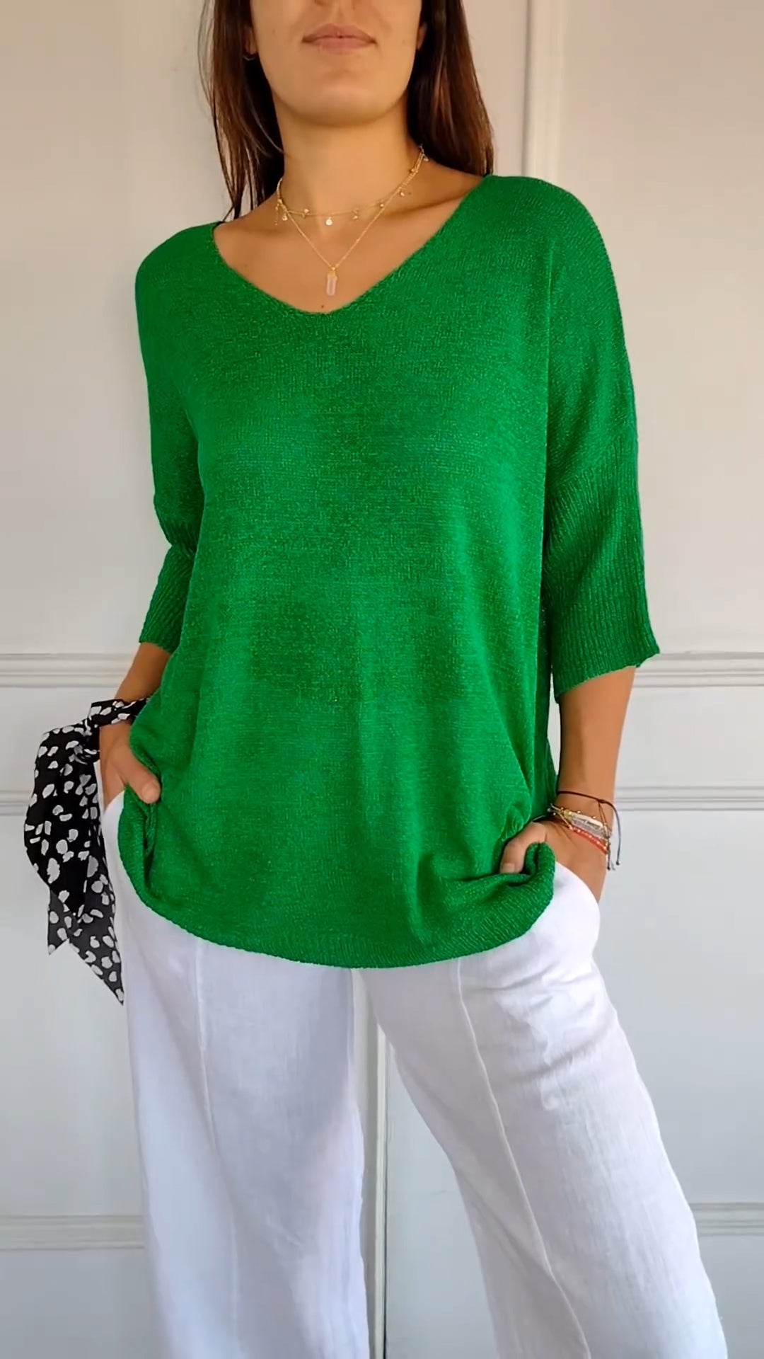 Women's solid-colour knitted V-neck top with long sleeves