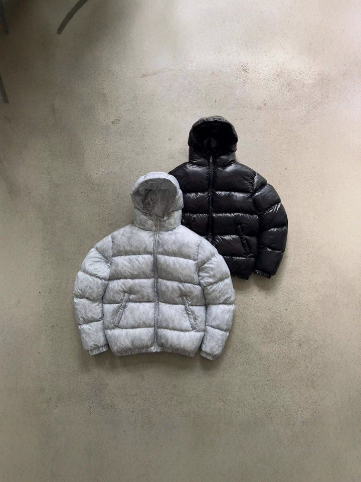 Men's hooded quilted puffer jacket with zip front and front pockets