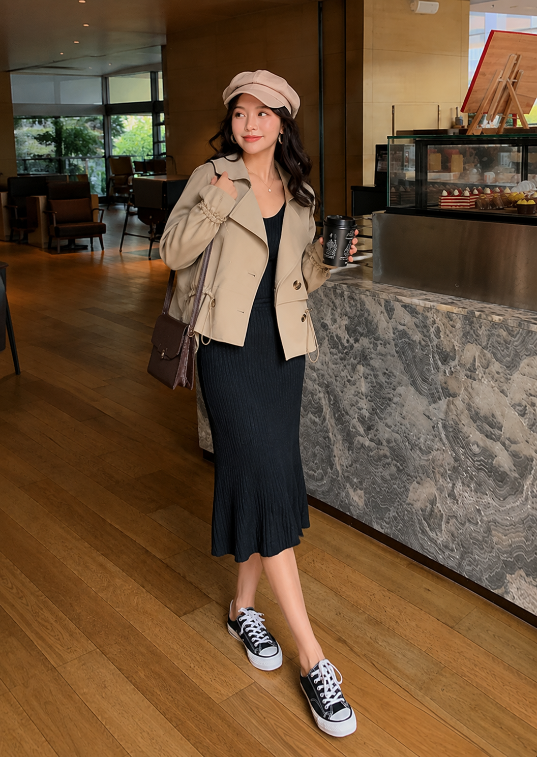 Women's light beige short trench coat with lapel collar and long sleeves