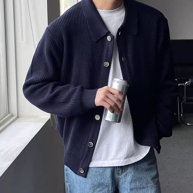 Men's ribbed knit cardigan with collar, buttons and long sleeves