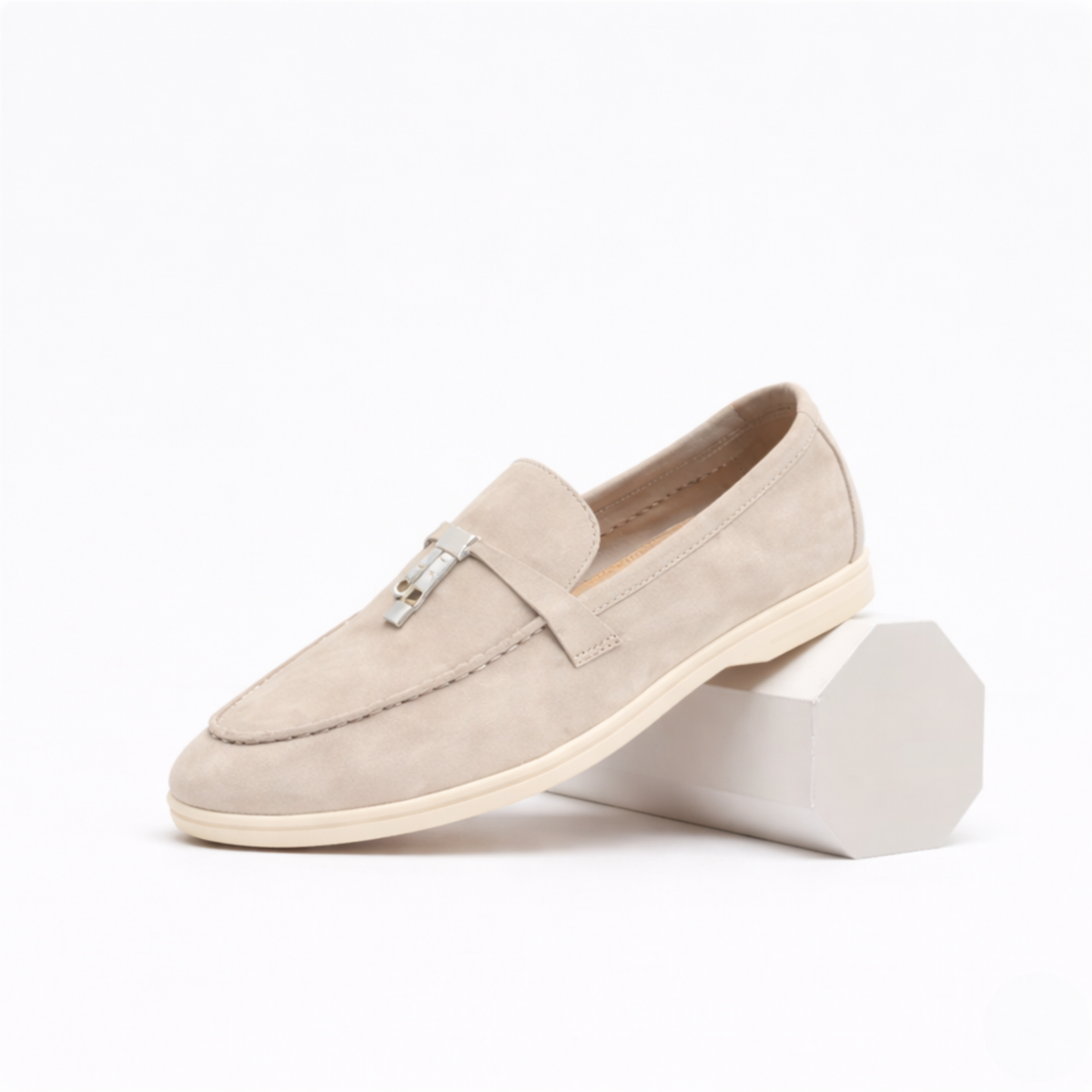 Women's slip-on loafer with rounded toe and metal vamp detail