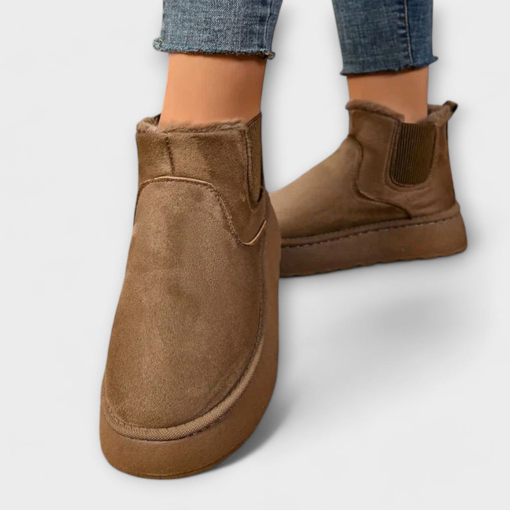 Chelsea ankle boots with elastic side panels and platform soles