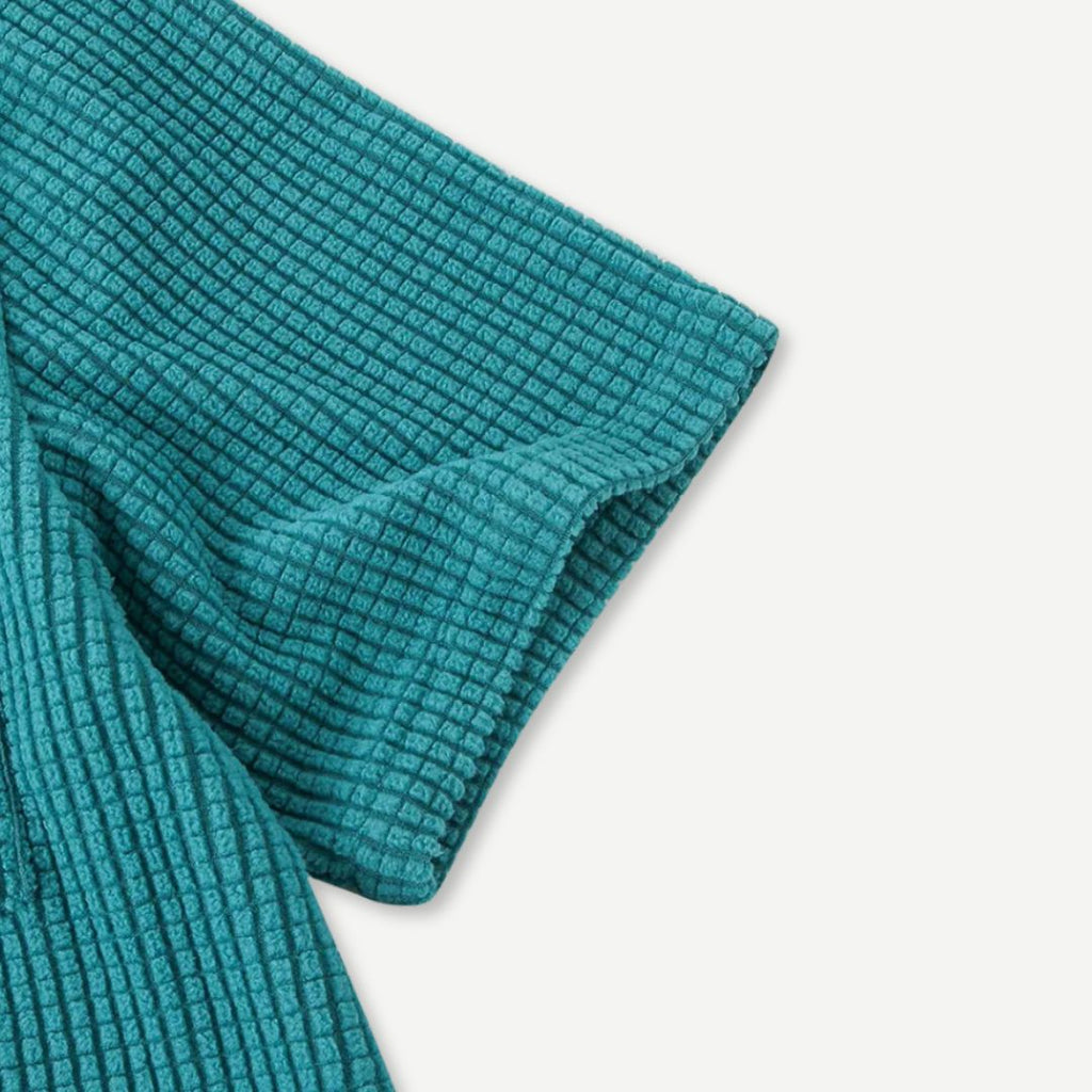 Men's short-sleeve knitted waffle shirt with notched collar and chest pocket