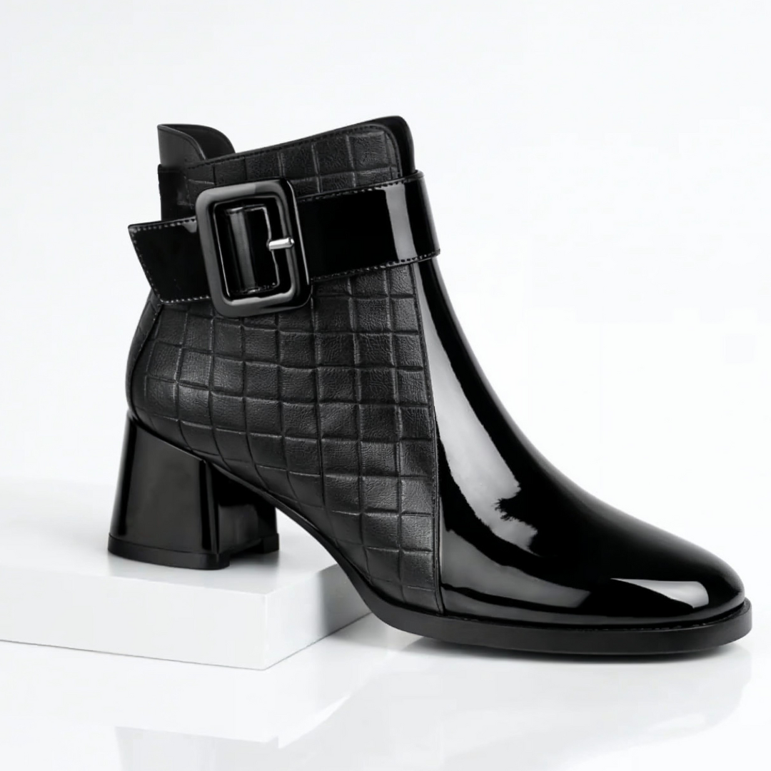 Women's quilted ankle boots with buckle strap and block heel