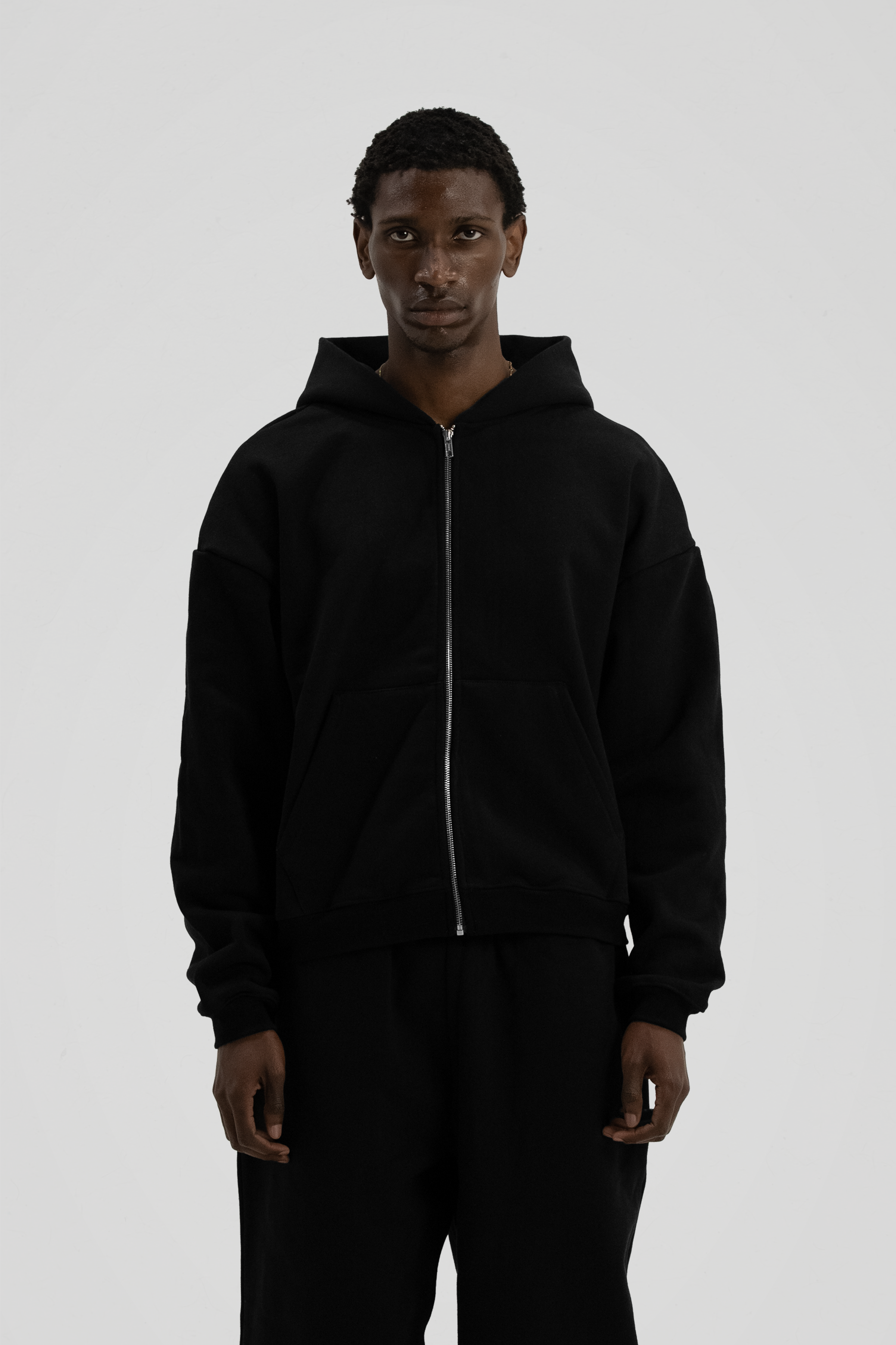 600_black_zip_1