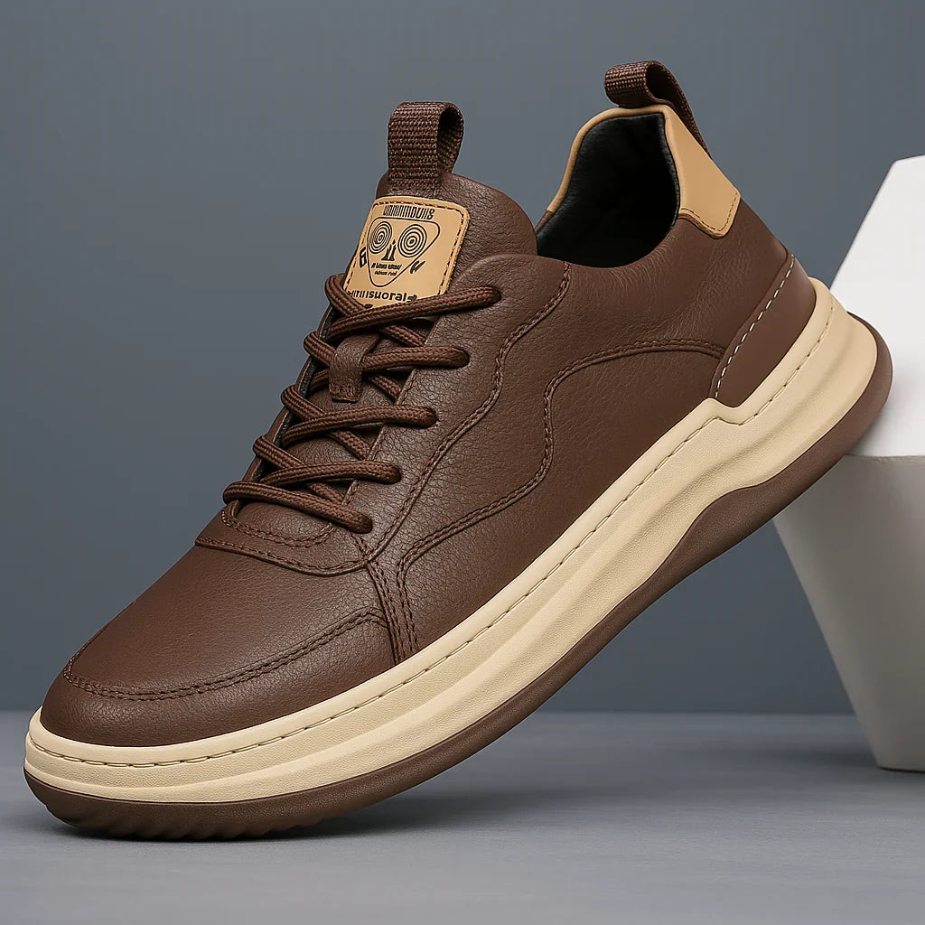 Low-top panelled lace-up trainers with contrasting sole and pull tabs