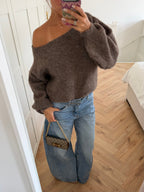 Women's brown off-shoulder jumper with long balloon sleeves