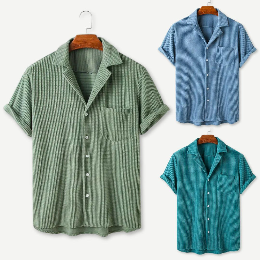 Men's short-sleeve knitted waffle shirt with notched collar and chest pocket