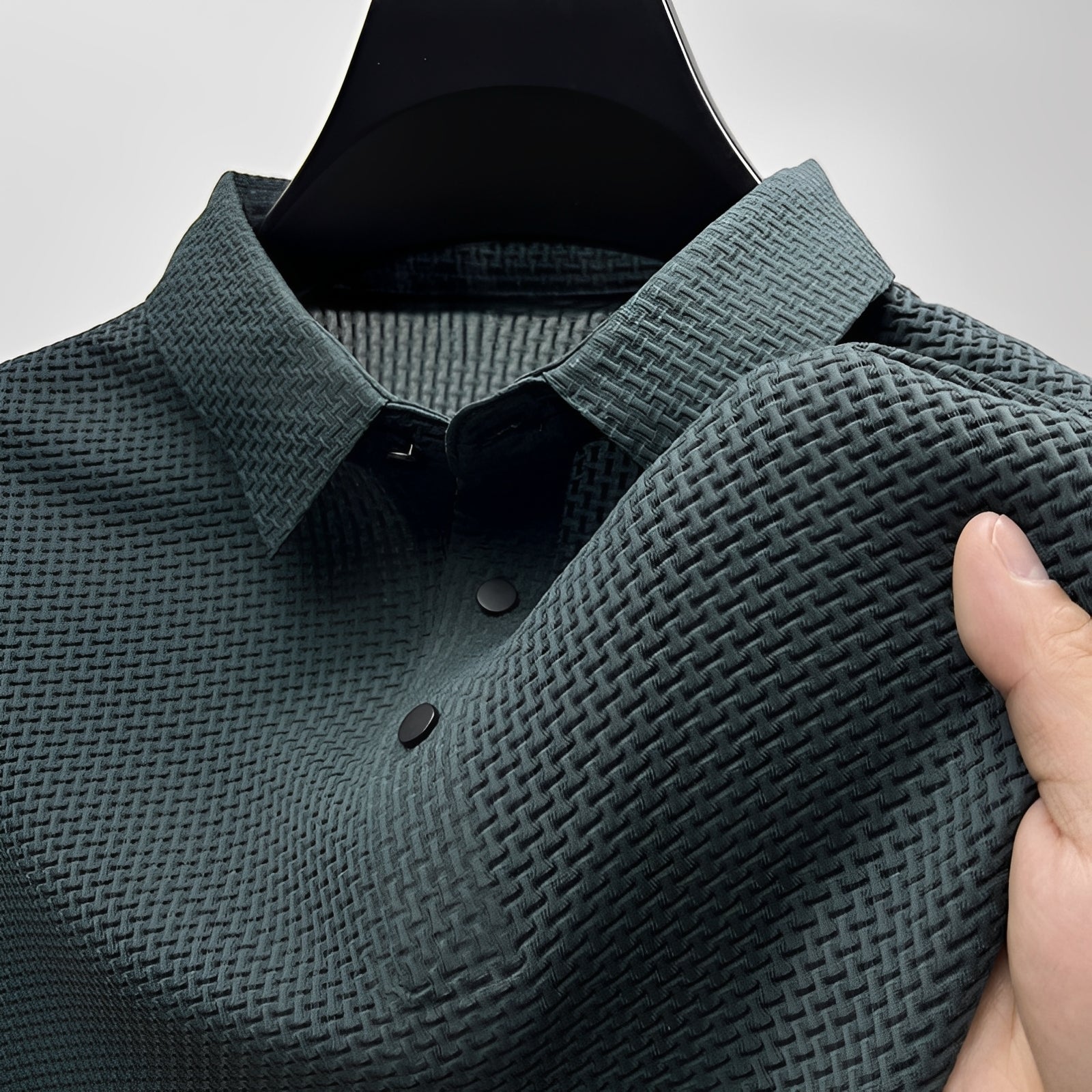 Men's textured short-sleeve polo shirt with button placket